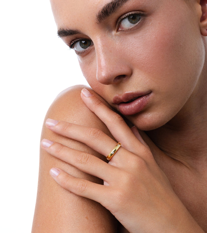 Subtle Spark (White)